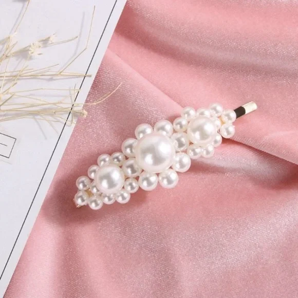 3 Pack Pearl Hair Clips - Picture 4 of 5